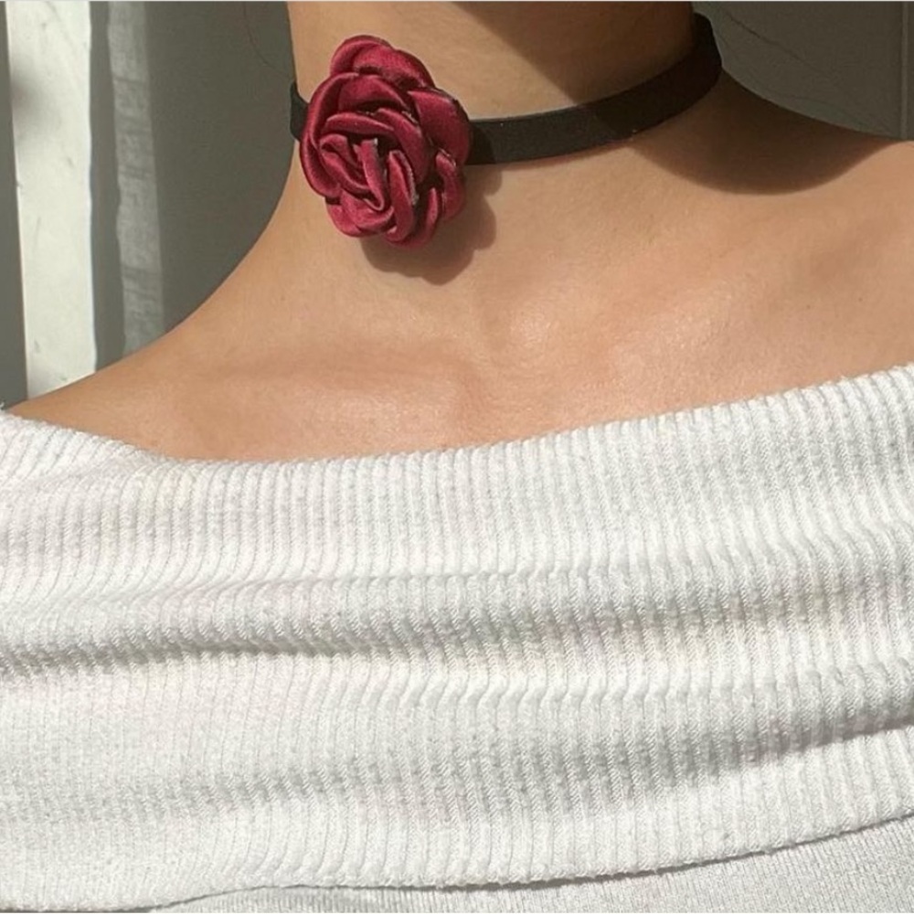 Gemini Jewels Flower Choker